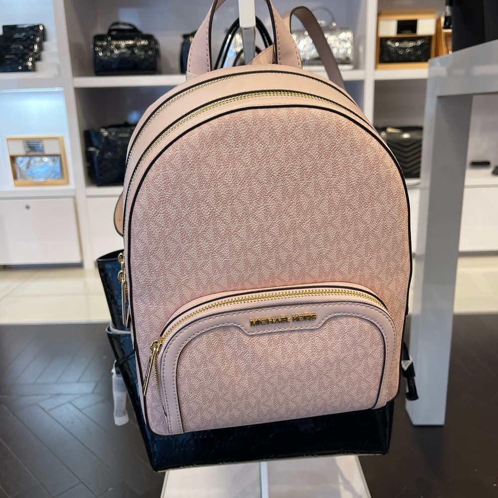MICHAEL KORS Jaycee Medium Signature Logo Backpack
POWDER BLUSH
NWT - Picture 7 of 16